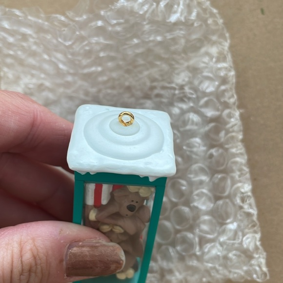 Room for one more Hallmark Keepsake ornament ©️1993 - Picture 13 of 13